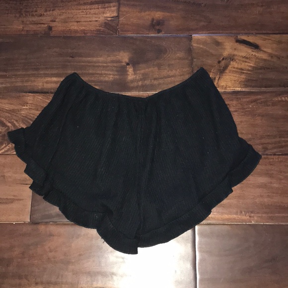 john gault black flowy shorts🖤 - Picture 5 of 6
